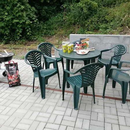 U Koleji E Apartment *