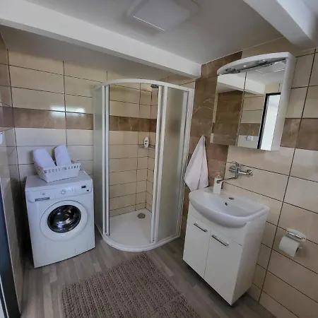 U Koleji E Apartment