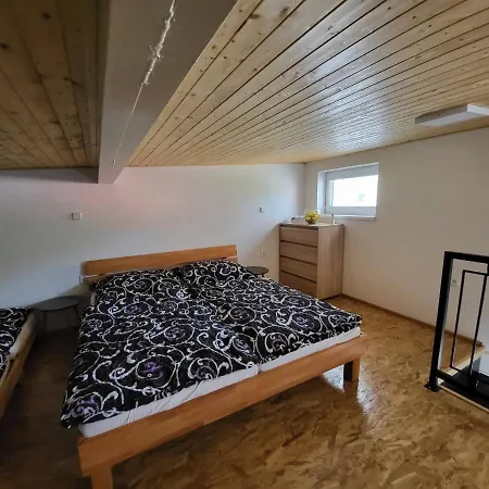 Apartment U Koleji E
